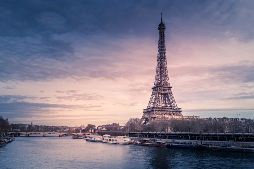 10 Best Attractions of Paris That You Must Explore